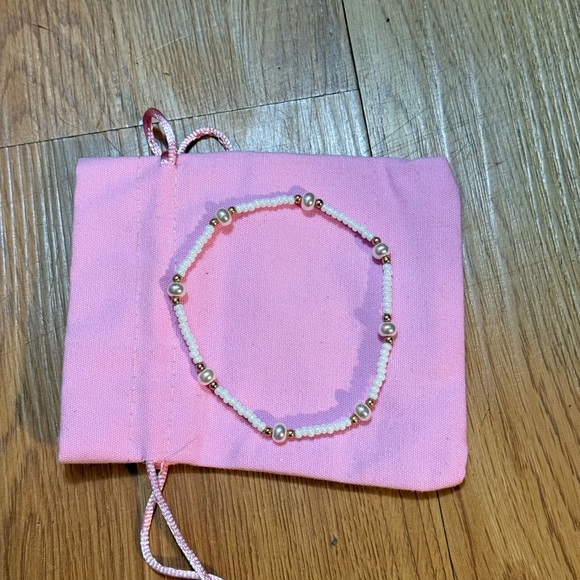 BEADED BLONDES Luster White Pearl Anklet - Picture 3 of 3